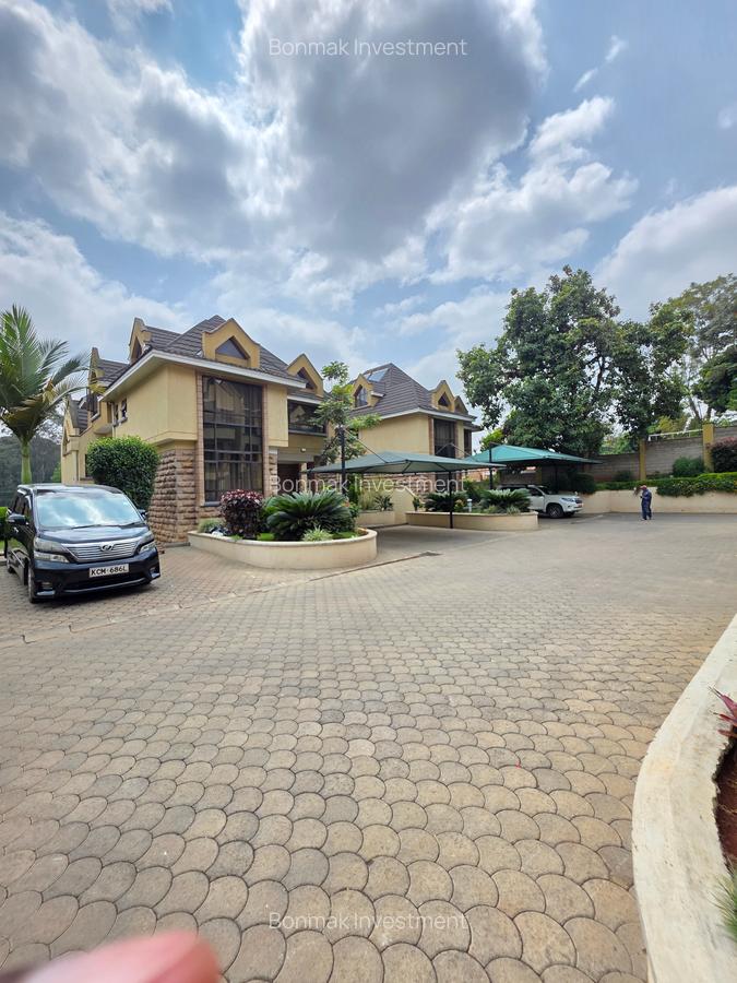5 Bed Townhouse with En Suite at Lavington Green - 4