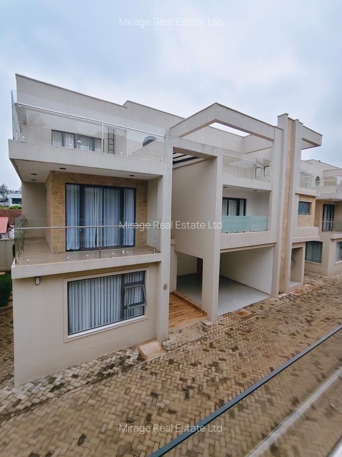 6 Bed Villa with En Suite in Lavington - 17