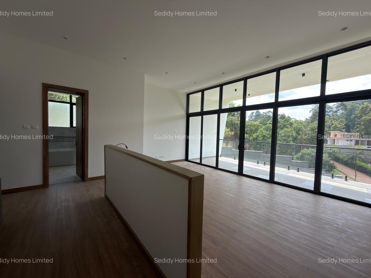 5 Bed Villa with En Suite in Nyari - 9