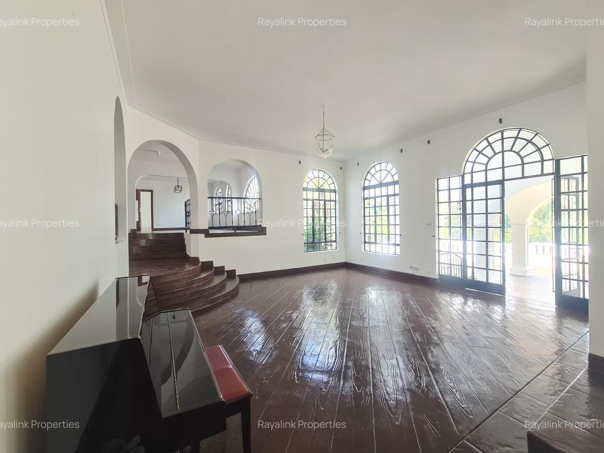 5 Bed House with En Suite at Nyari - 7