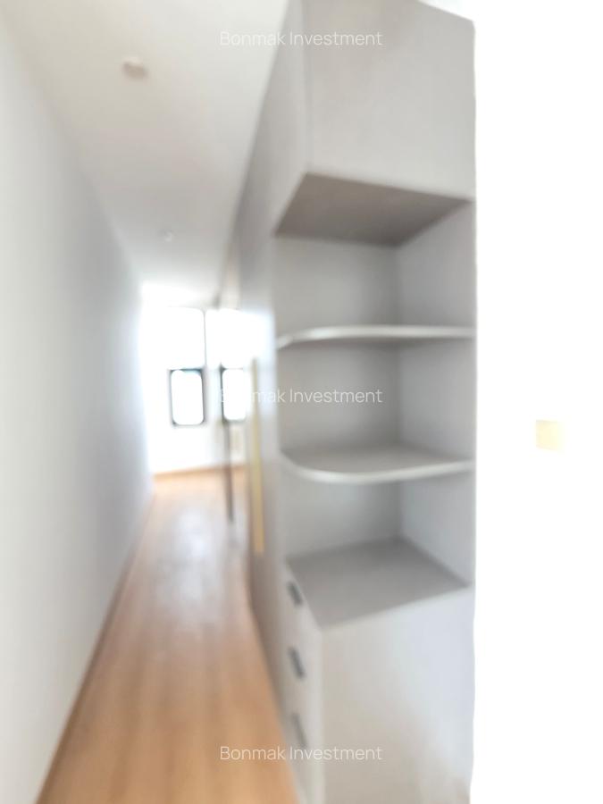 5 Bed Townhouse with En Suite at Lavington Green - 13