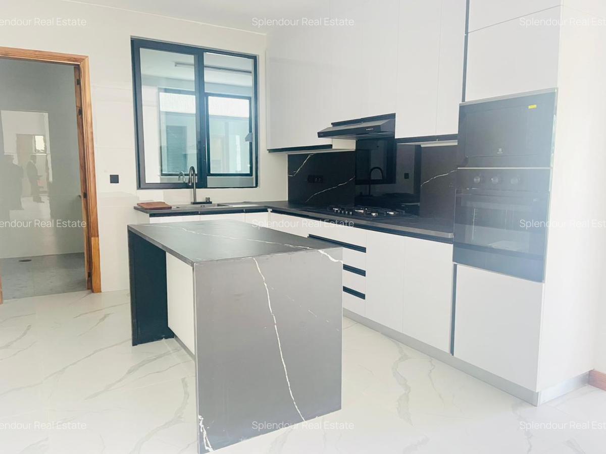 2 Bed Apartment with En Suite in Westlands Area - 15