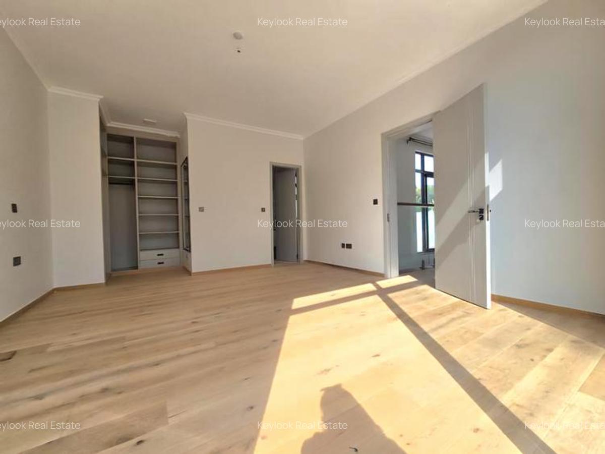 5 Bed Townhouse with En Suite at Lavington Green - 10