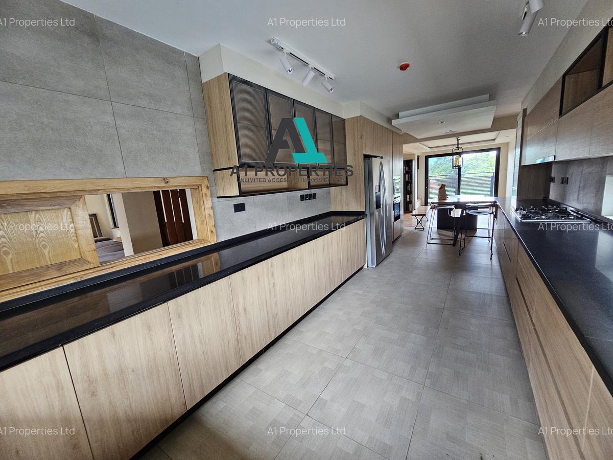 4 Bed Townhouse with En Suite in Lavington - 7