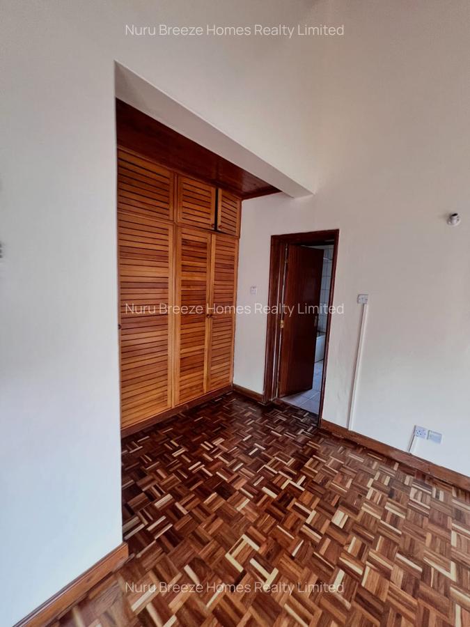 4 Bed Townhouse with En Suite in Lavington - 17