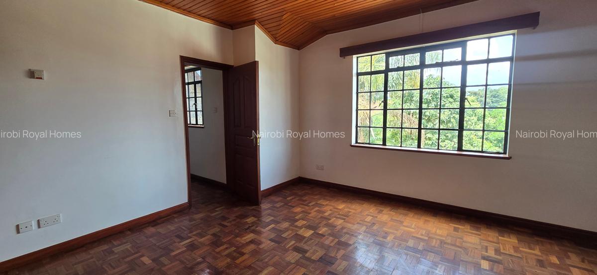 5 Bed Townhouse with En Suite at Lavington Green - 12
