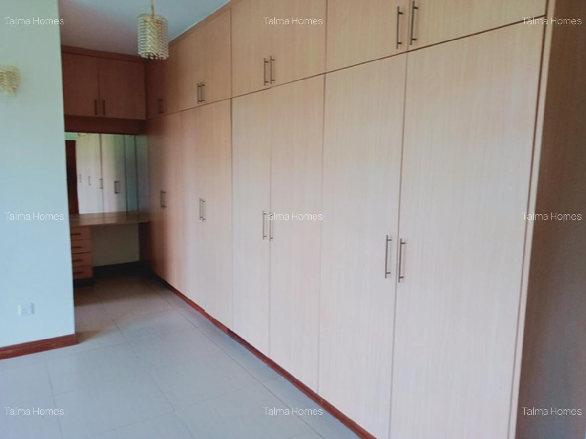 4 Bed Apartment with En Suite at Facing Statehouse - 18