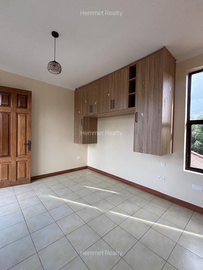 4 Bed Townhouse with En Suite in Kiambu Road - 13