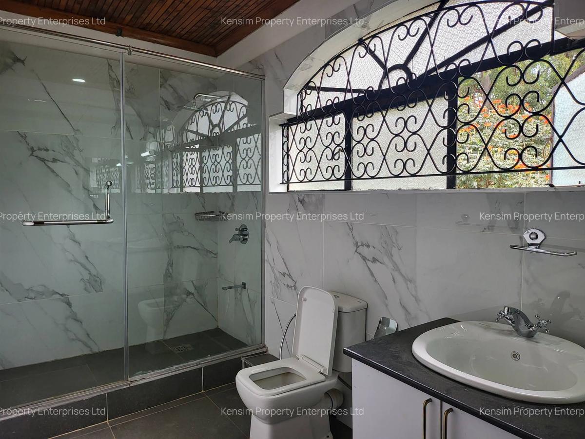 5 Bed Townhouse with En Suite in Nyari - 3
