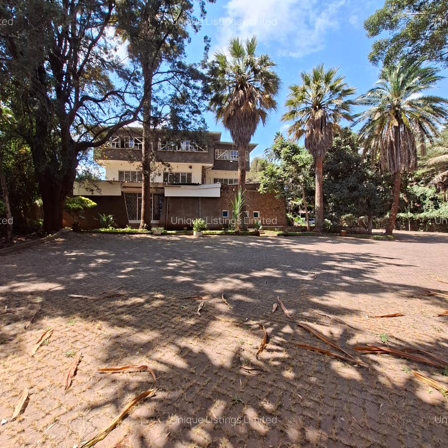300 m² Commercial Property with Service Charge Included in Rhapta Road - 2