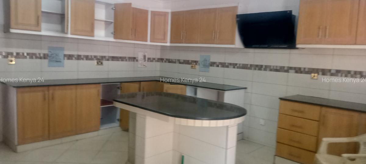 5 Bed House in Runda - 8
