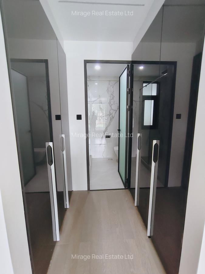 6 Bed Villa with En Suite in Lavington - 14