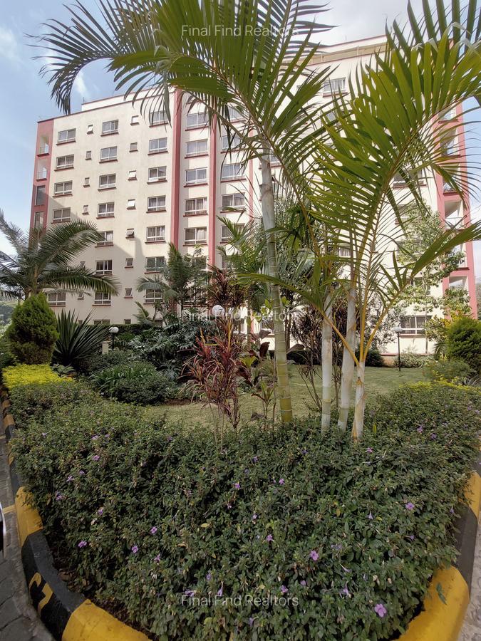 3 Bed Apartment with En Suite in Brookside - 2
