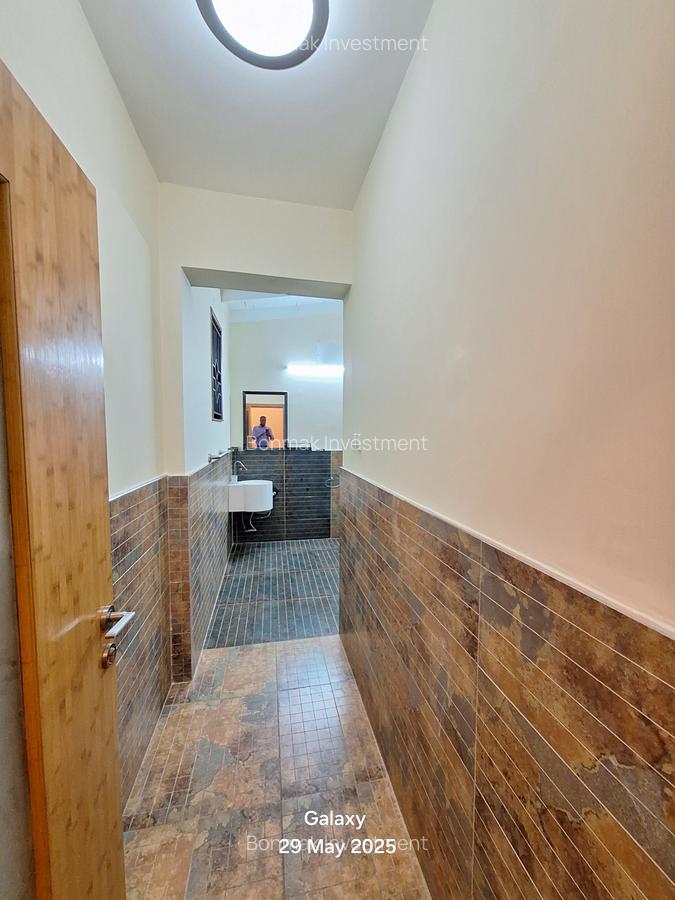 5 Bed Townhouse with En Suite at Kyuna Road - 19