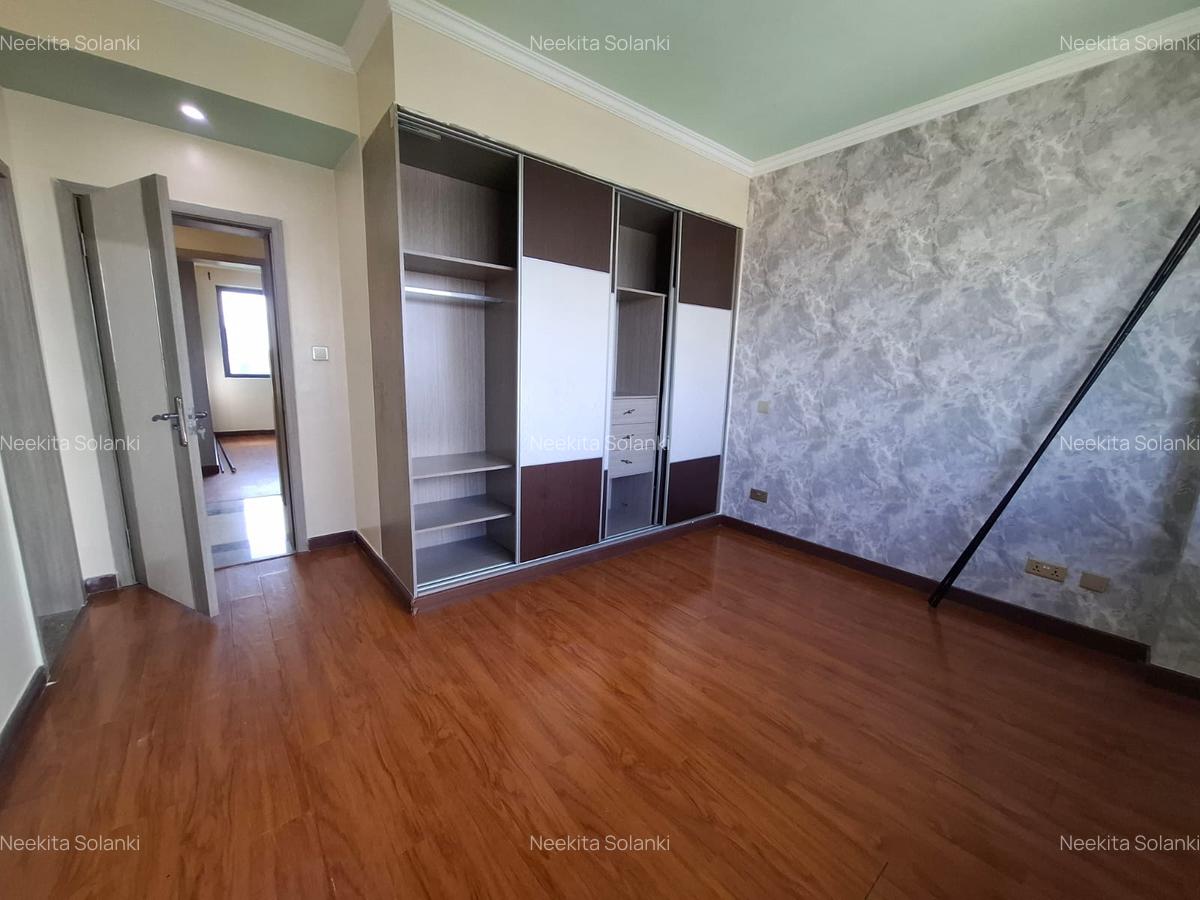3 Bed Apartment with En Suite at Dennis Pritt Road - 1