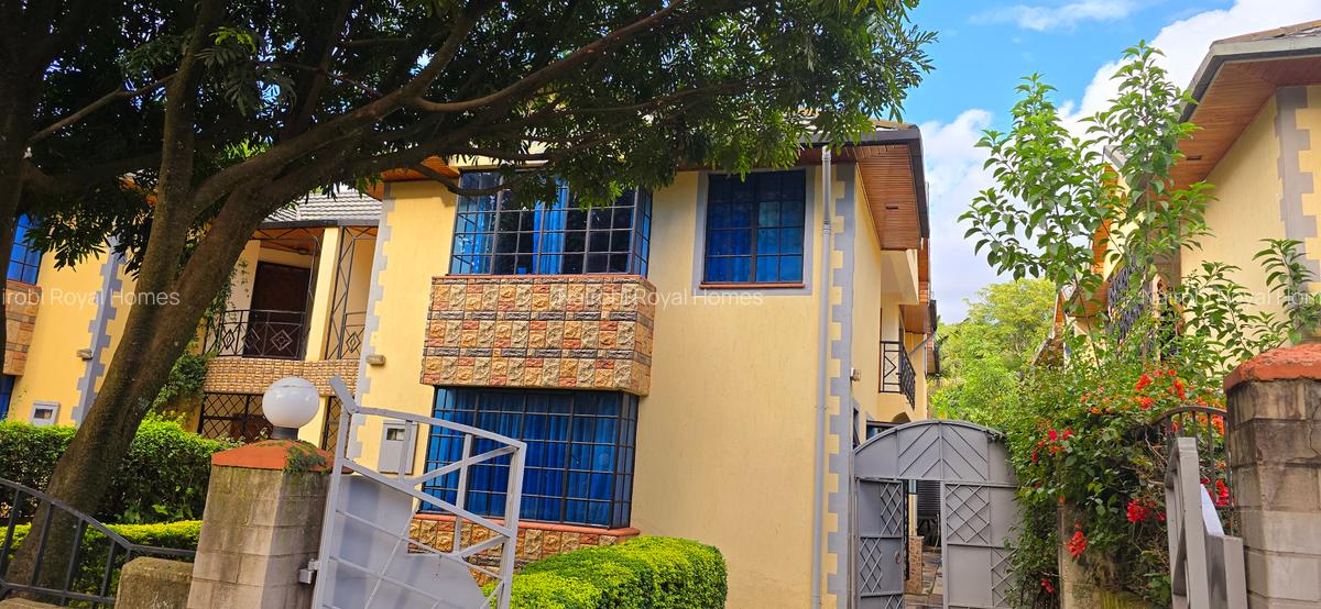 5 Bed Townhouse with En Suite at Lavington Green - 11