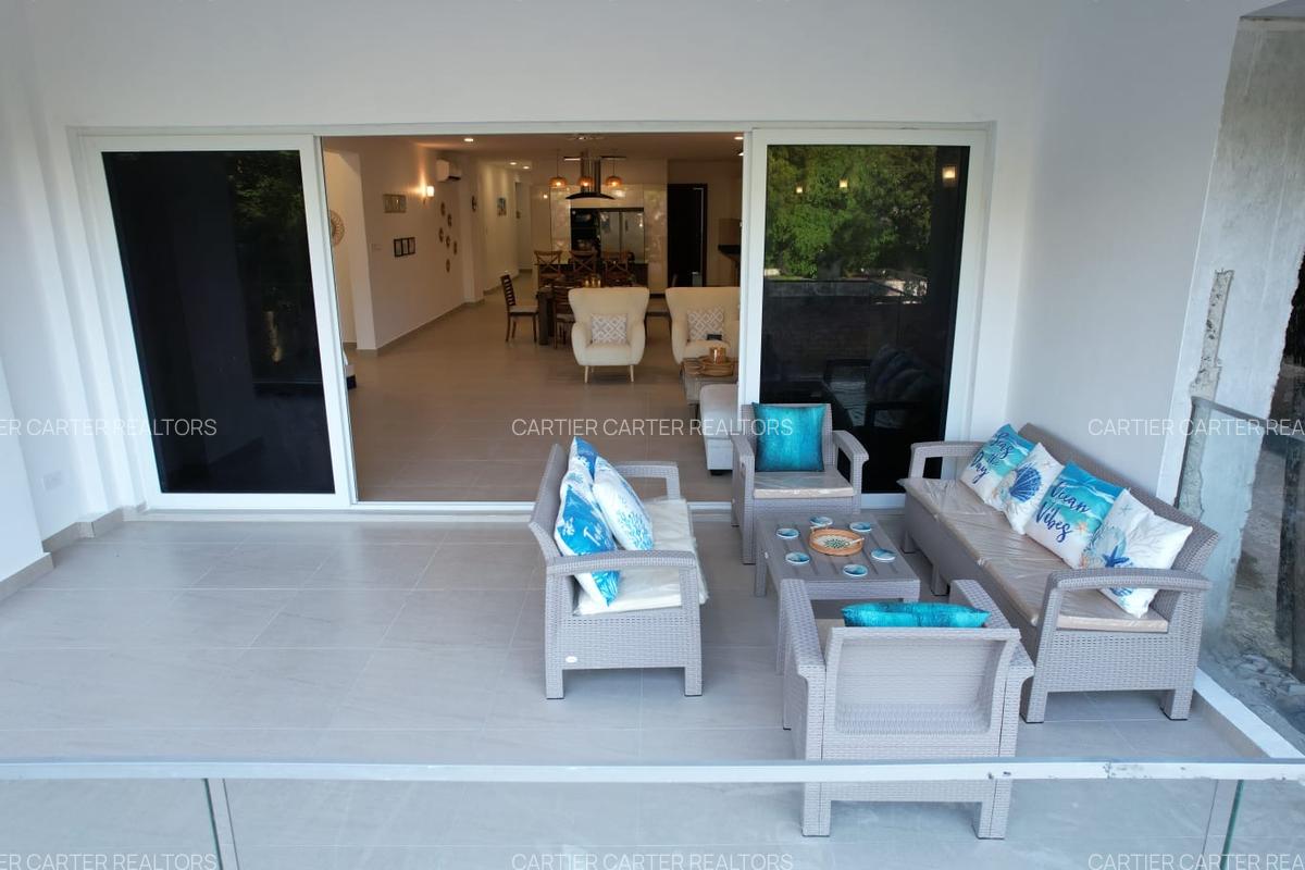 2 Bed Apartment with En Suite in Nyali Area - 9