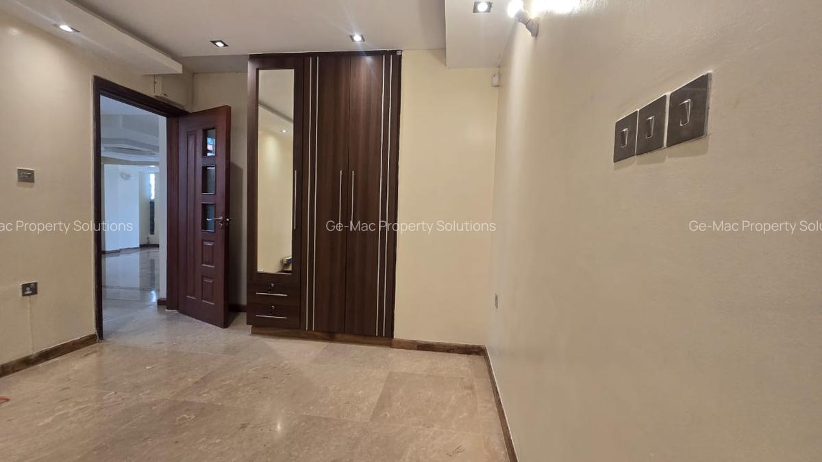 5 Bed Townhouse with En Suite at Convent Dr - 9