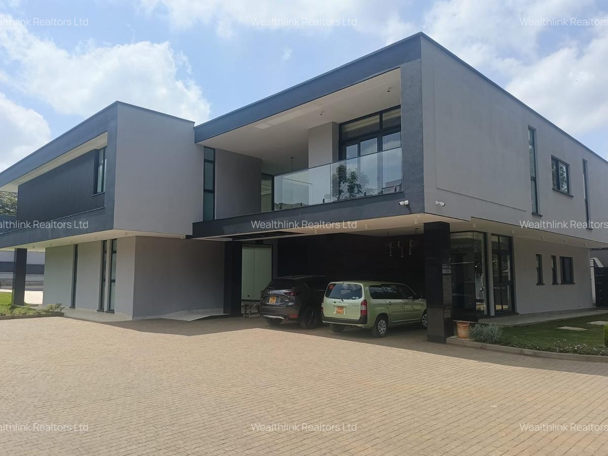 5 Bed House with En Suite at Nyari - 3