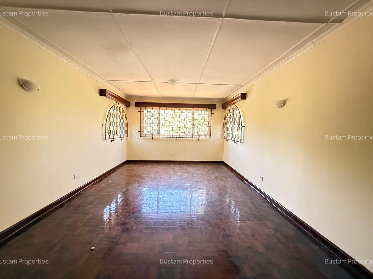 5 Bed Townhouse with En Suite in Lavington - 13