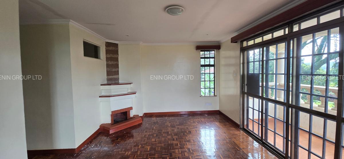 5 Bed Townhouse with En Suite at Rosslyn Garden - 4