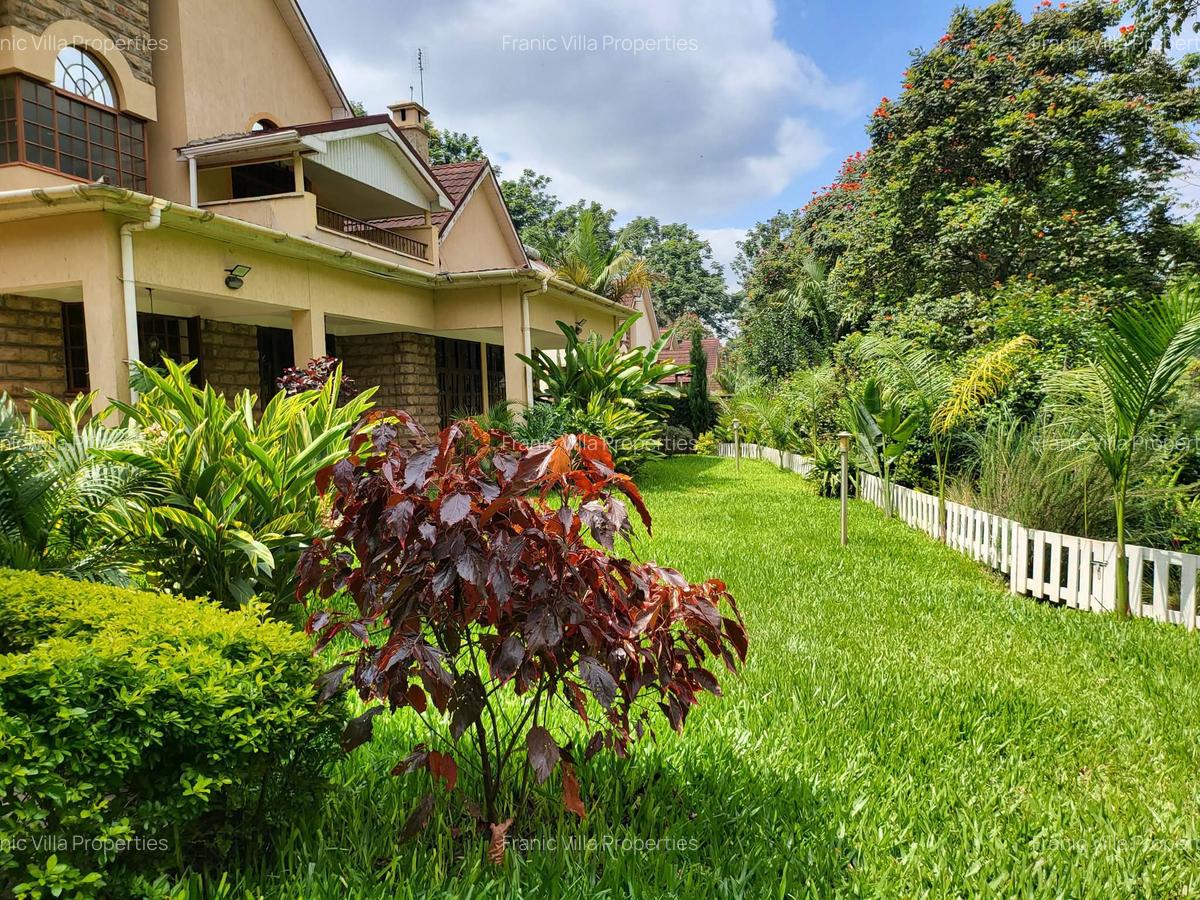 5 Bed Villa with En Suite at Lonetree - 16