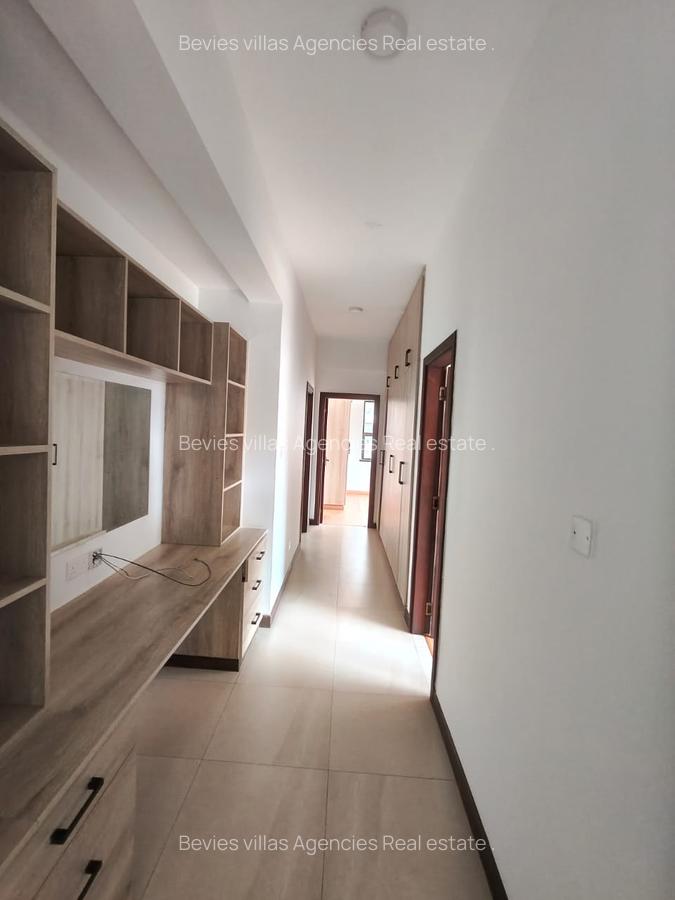 3 Bed Apartment with En Suite at Parklands - 5