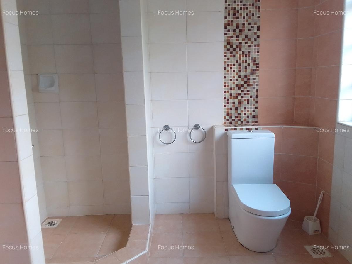 5 Bed Townhouse with En Suite in Lavington - 7
