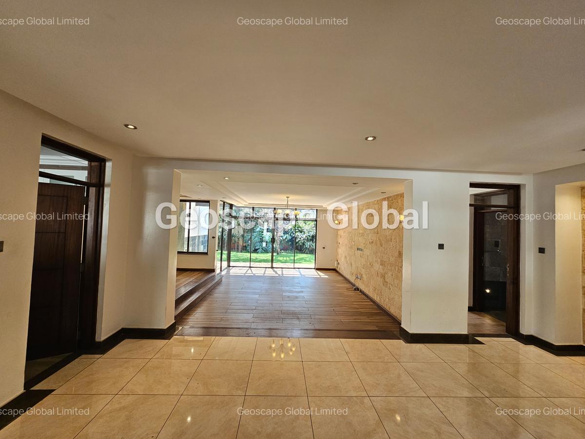 5 Bed House with En Suite in Lavington - 5