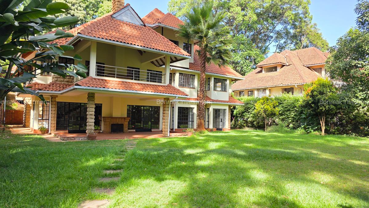 5 Bed Townhouse with En Suite at Rossylin Lone Tree - 1
