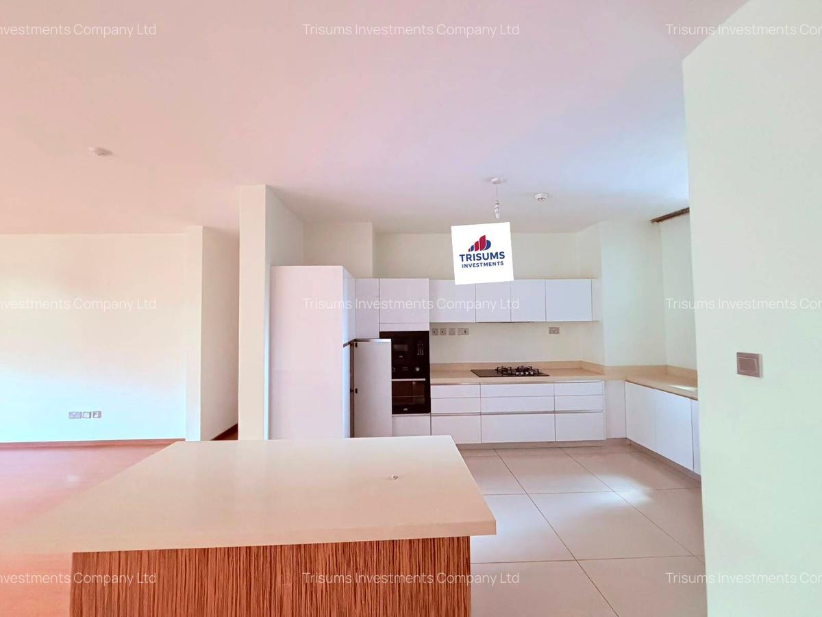 3 Bed Apartment with En Suite in Parklands - 12