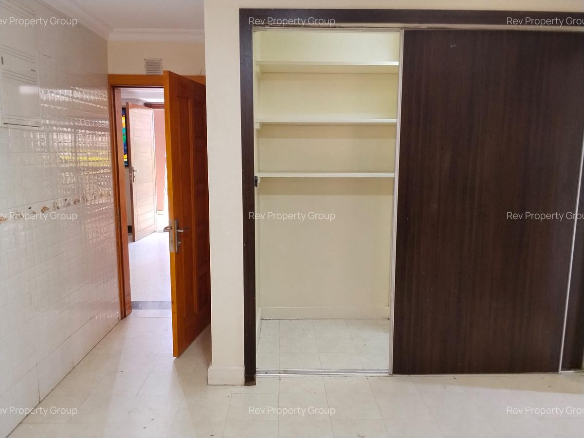 5 Bed Villa with En Suite in Lavington - 5