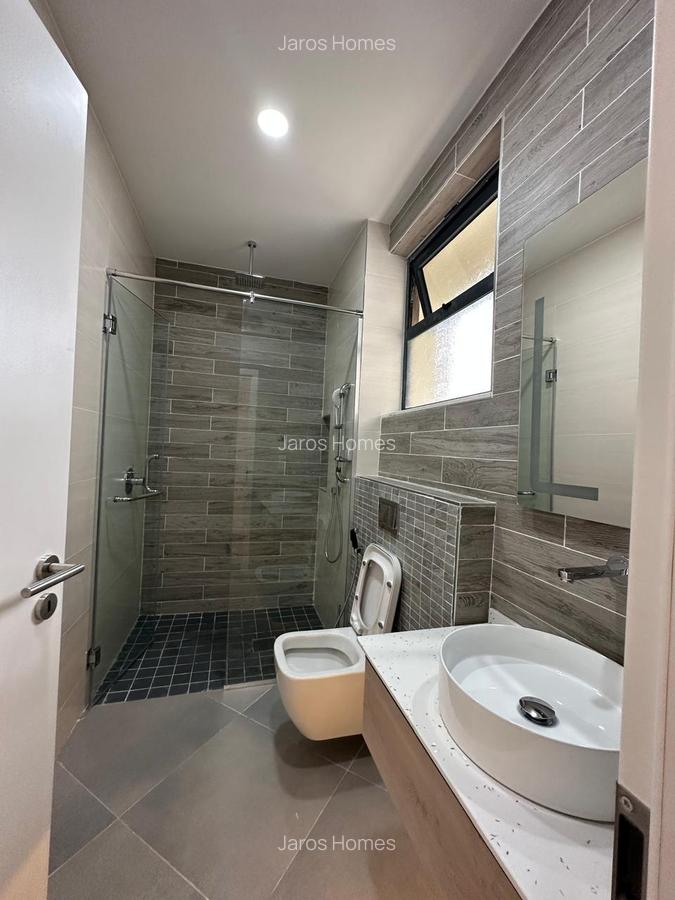 3 Bed Apartment with En Suite at Riverside Drive - 5