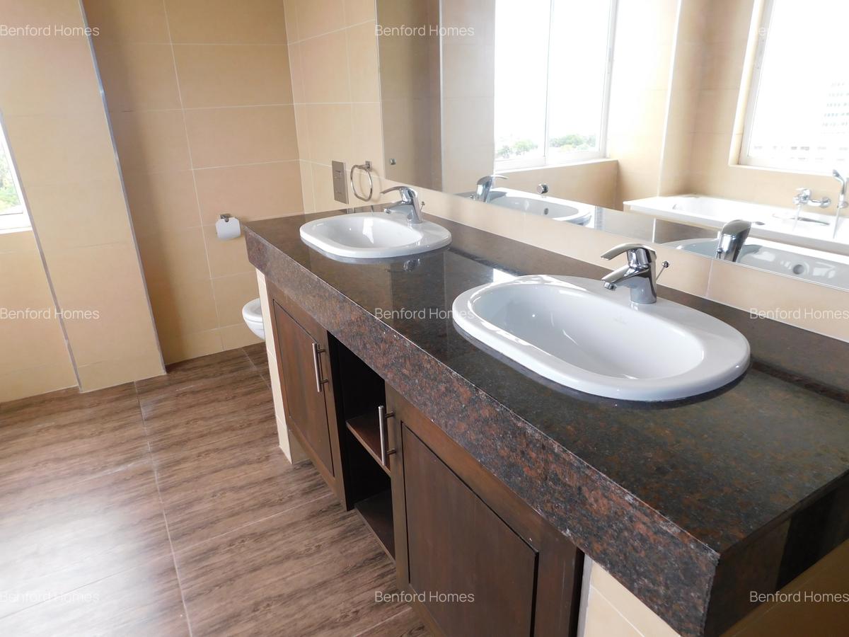 3 Bed Apartment with En Suite at City Mall - 3