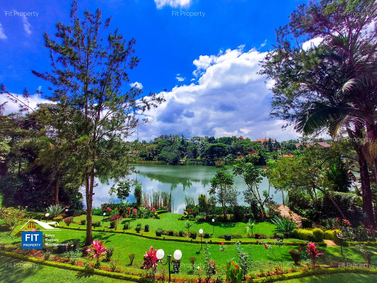 5 Bed House with En Suite at Nairobi - 18