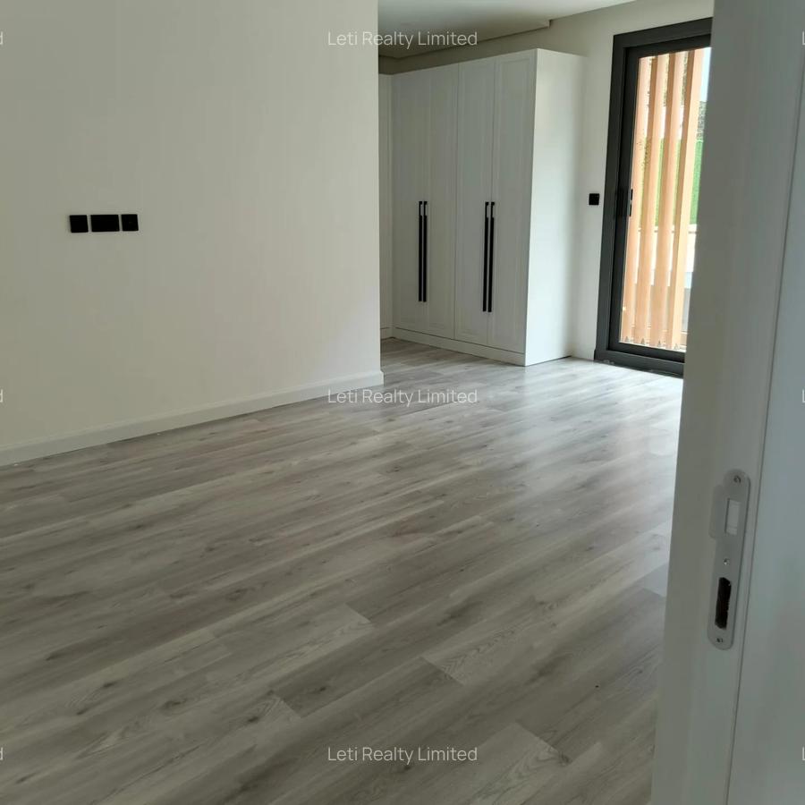 5 Bed Townhouse with En Suite in Lavington - 10