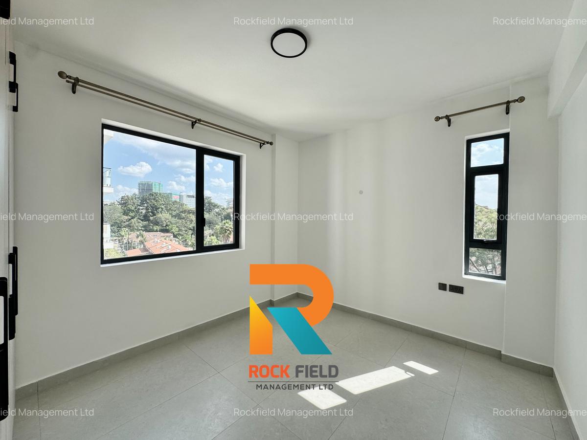 3 Bed Apartment with En Suite in Brookside - 13