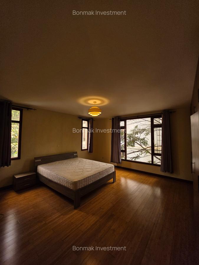 Furnished 3 Bed Apartment with En Suite at Riverside Drive - 11