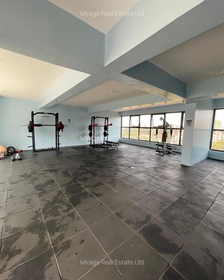 1 Bed Apartment with Swimming Pool in Dennis Pritt - 15