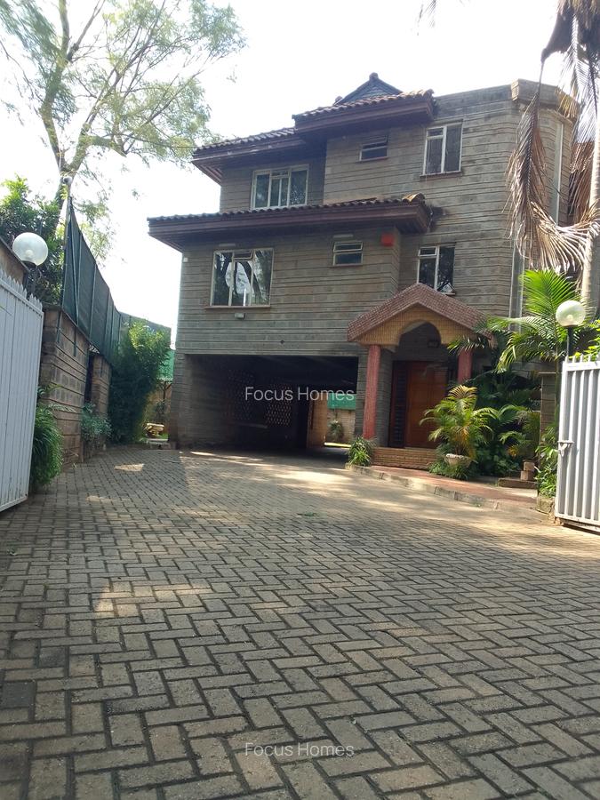 4 Bed Townhouse with En Suite in Lavington - 20