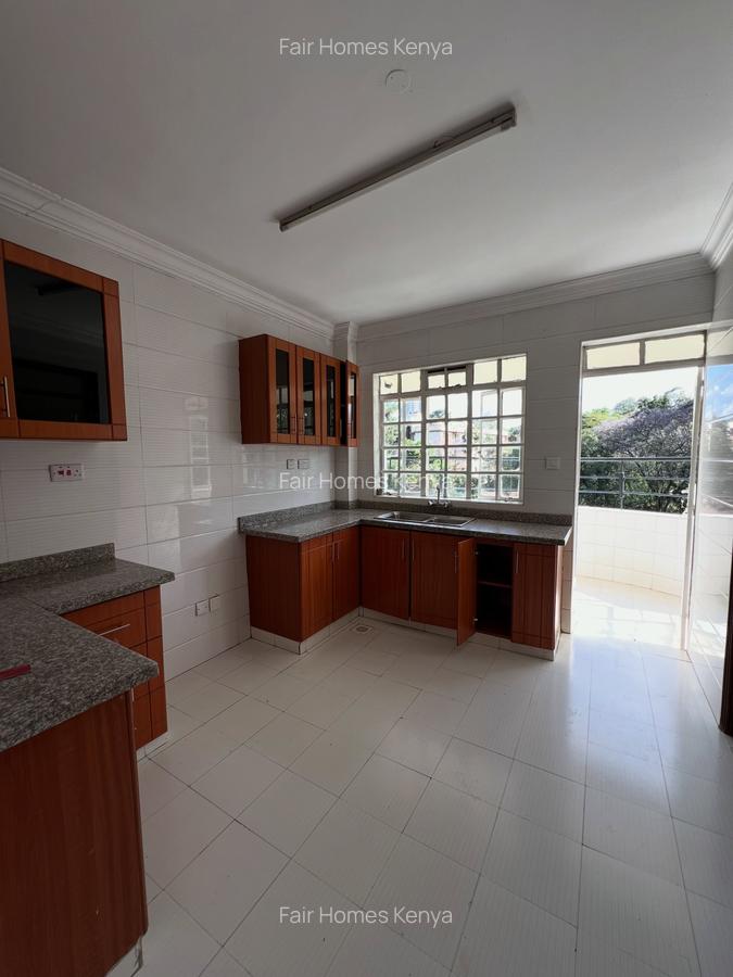 3 Bed Apartment with En Suite at Hatheru Road - 5