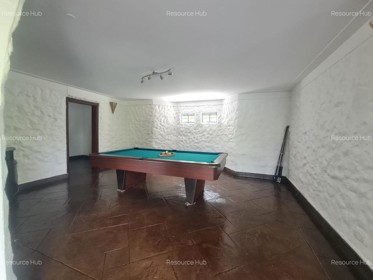 5 Bed House with En Suite at Nyari - 14