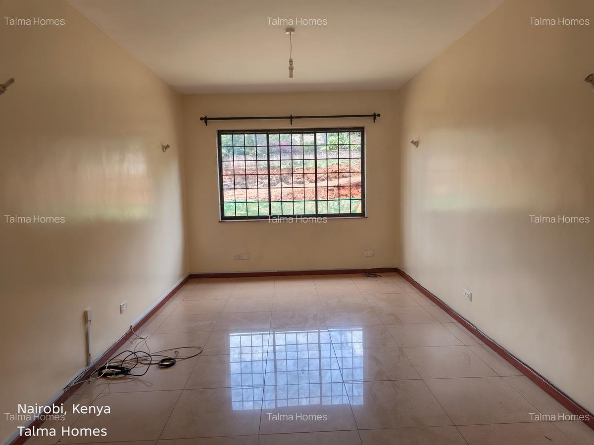 3 Bed Apartment with En Suite at Off Riverside Drive - 4