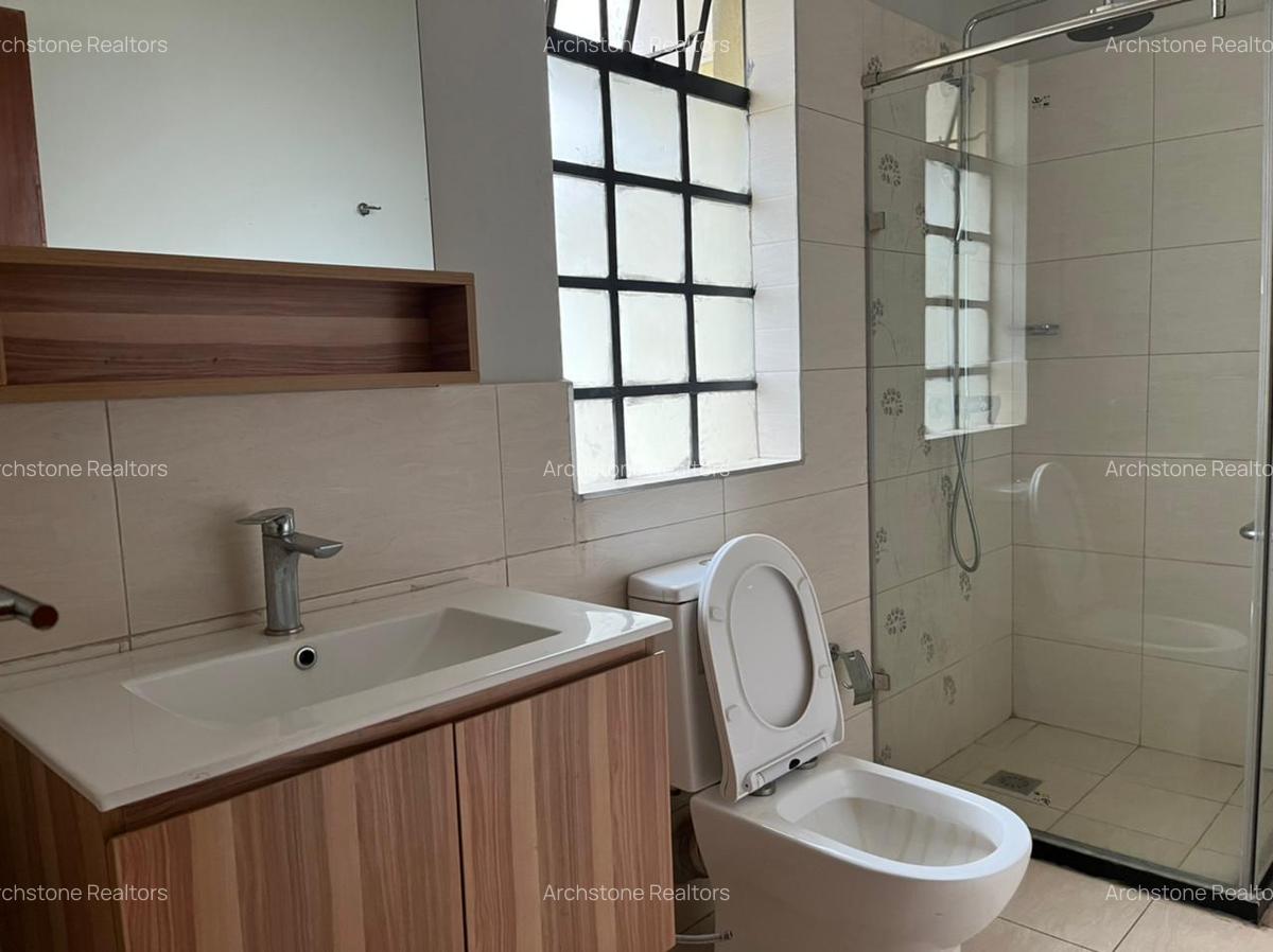 4 Bed Townhouse with En Suite in Kitisuru - 3