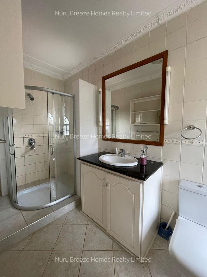 5 Bed House with En Suite in Runda - 17