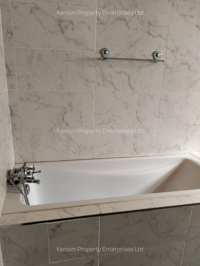 5 Bed Townhouse with En Suite in Nyari - 10