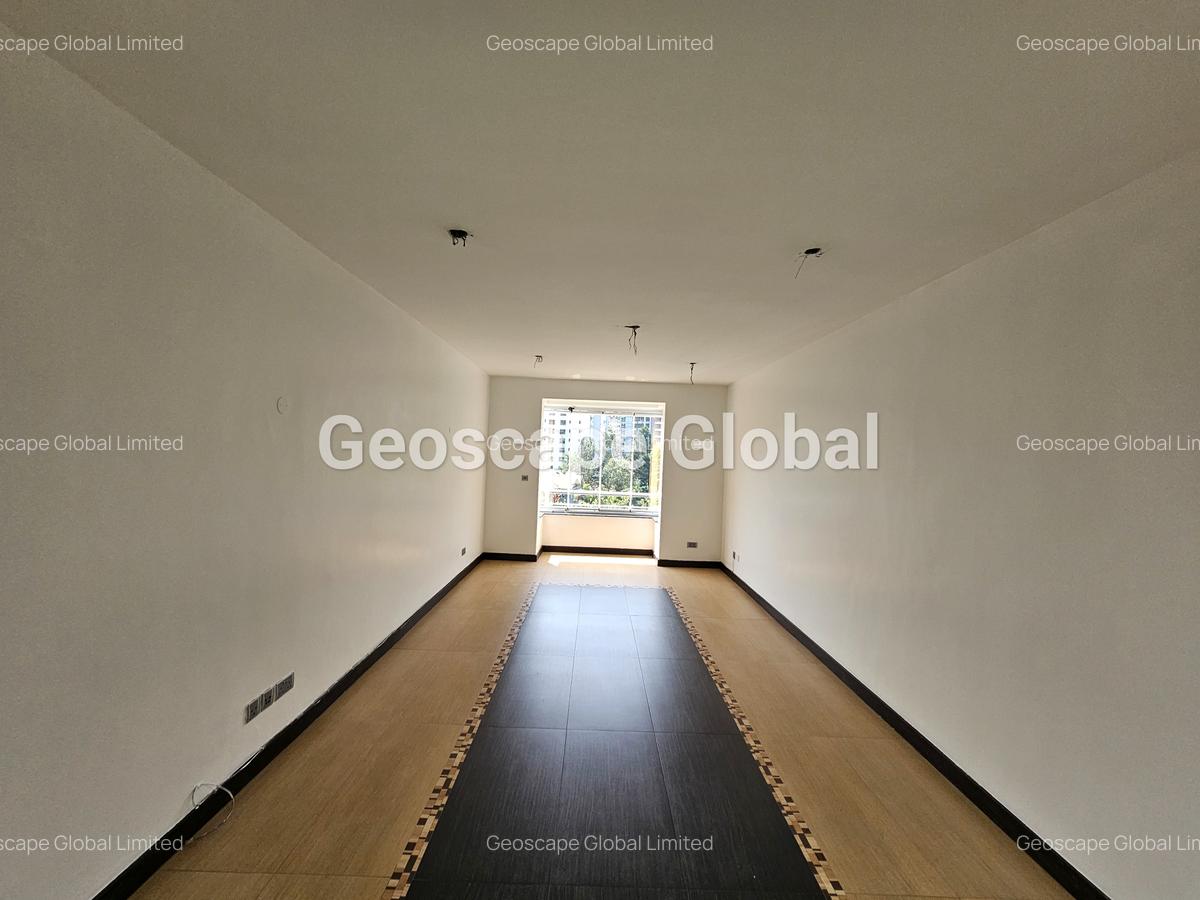 3 Bed Apartment with En Suite in Riverside - 10