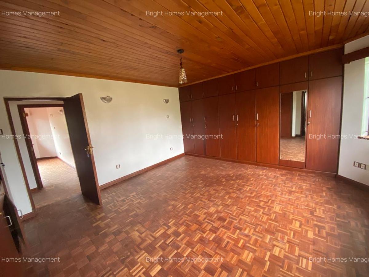 4 Bed Townhouse with En Suite in Lavington - 6