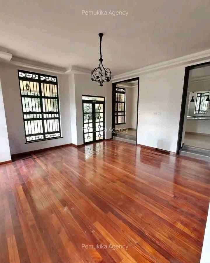 4 Bed Townhouse with En Suite in Karen - 3