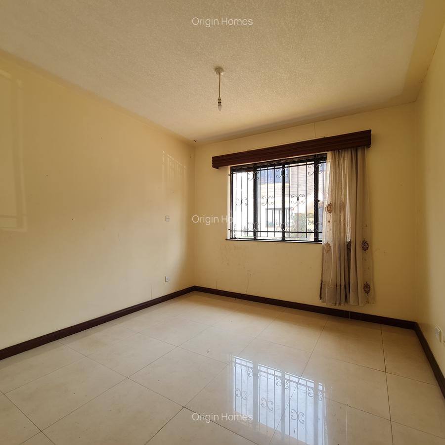 4 Bed Townhouse with En Suite at Brookside - 5